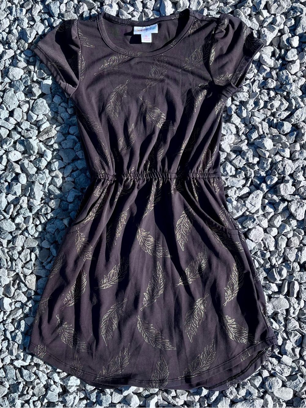 LuLaRoe Mae Dress Kids Size 6 Brown Gold Feather Print w/ Pockets